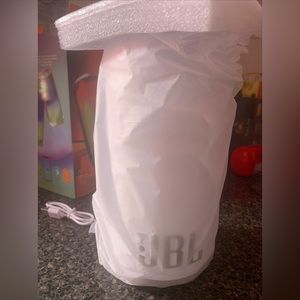 Jbl pulse 5 speaker *WITH LIGHT SHOW*